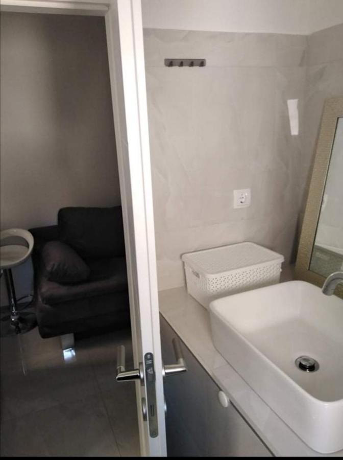 In The Centar Apartment Риека Экстерьер фото
