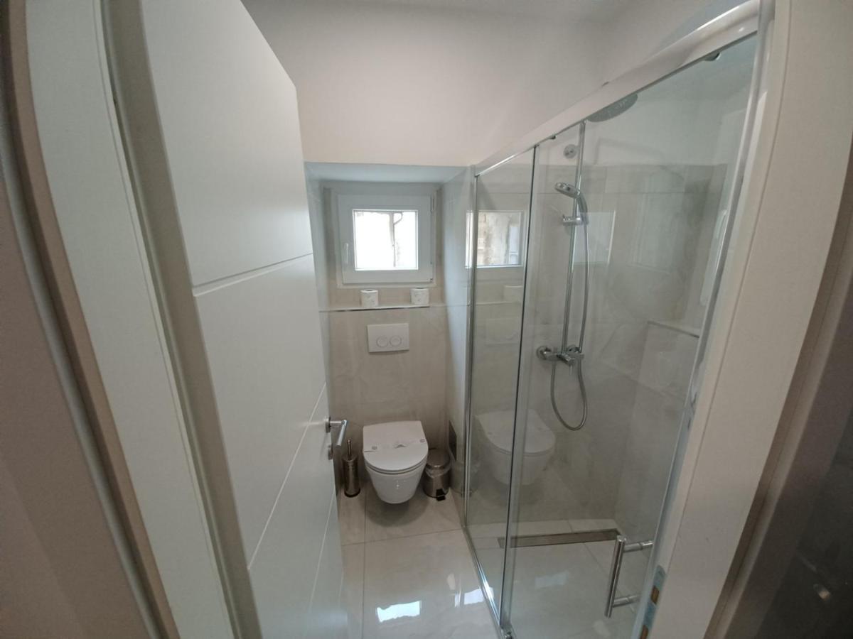 In The Centar Apartment Риека Экстерьер фото